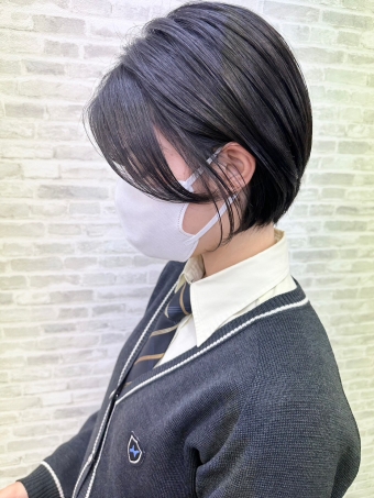 黒髪ショート